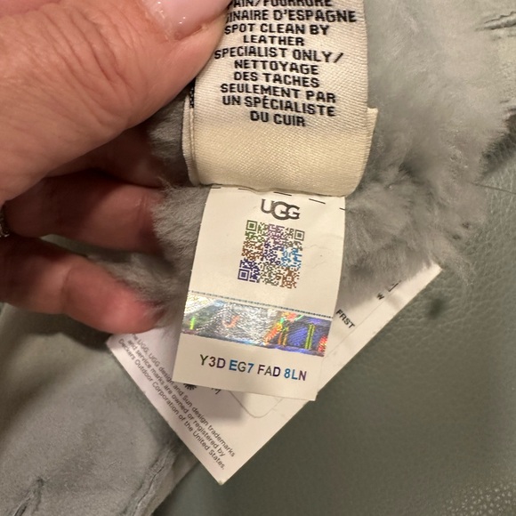 UGG sheepskin gloves - Picture 5 of 6